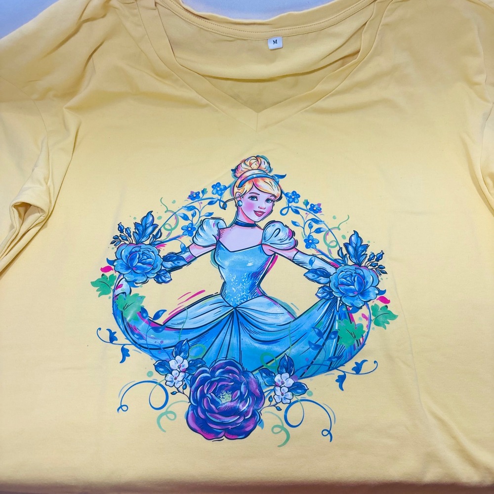 Disney Cinderella Graphic T-Shirt Womens Medium Yellow V-Neck Floral Princess - Picture 5 of 5